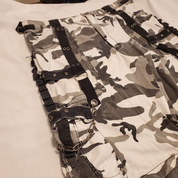 Y2K Tripp NYC Cargo Camo Pants Zip Off Men Sz XXL Daang Goodman Baggy Rave Goth - Picture 4 of 12